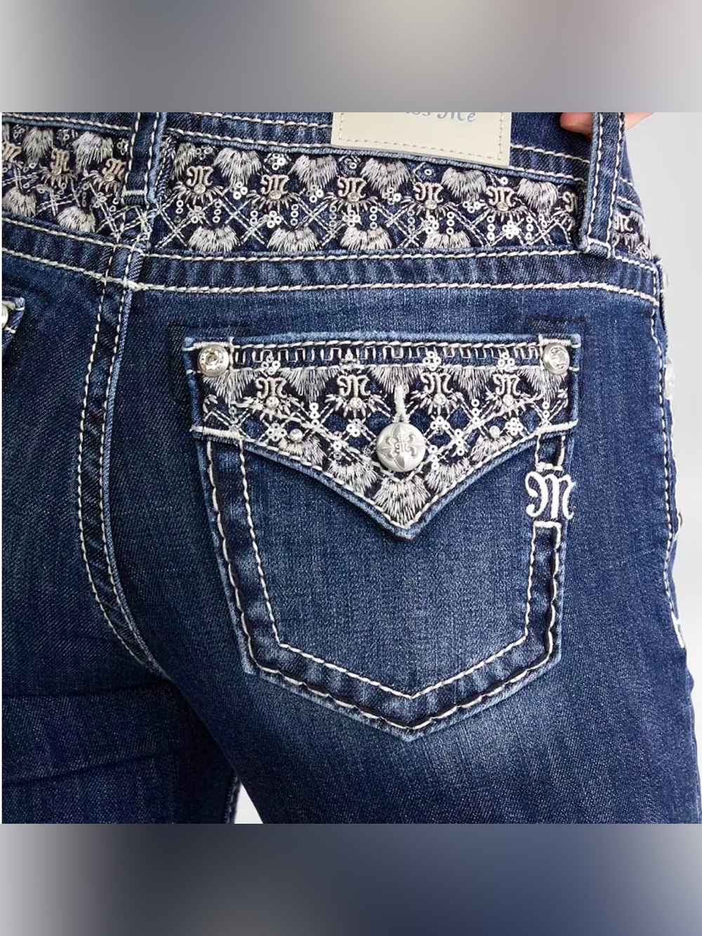 Women’s Miss Me Boot Jeans 32 Curvy Y2K Embroidered Embellished sequin blue